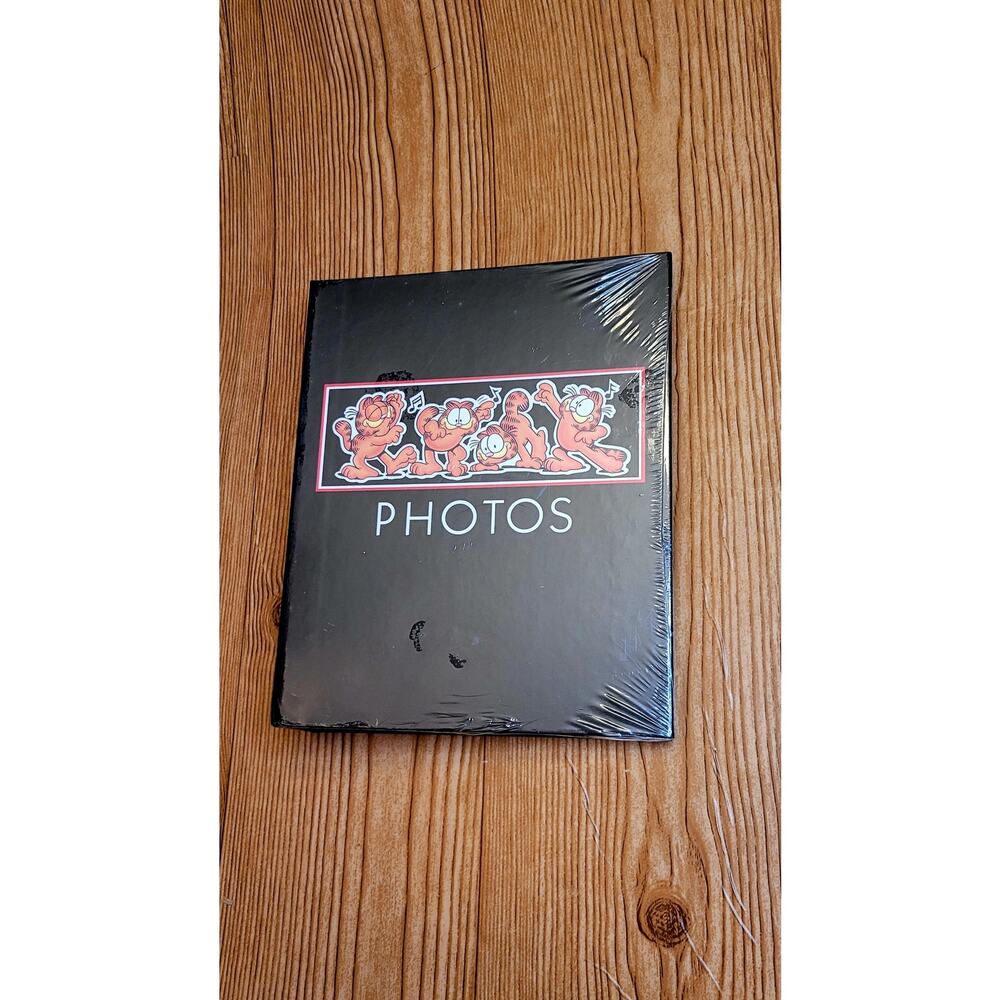 Garfield photo album black vintage in plastic holds 4x6 photos 88 total collect